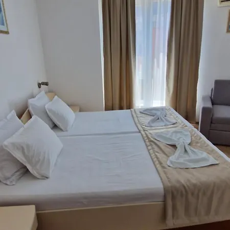 Hotel Elit 2*